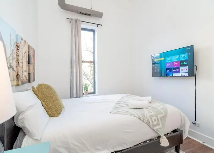 Mccormick Place 3br/2ba/optional Parking