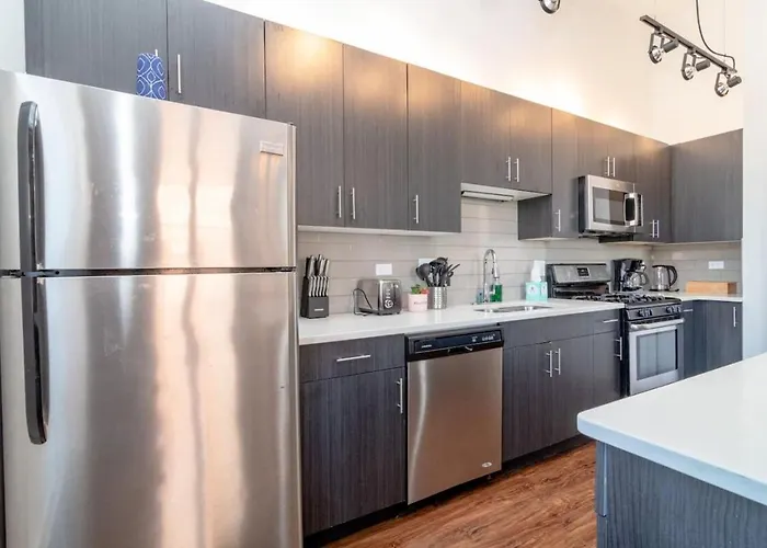 Mccormick Place 3br/2ba/optional Parking